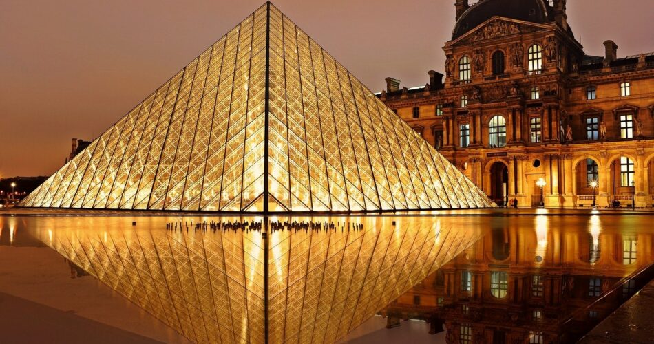 L'histoire de la pyramide du Louvre